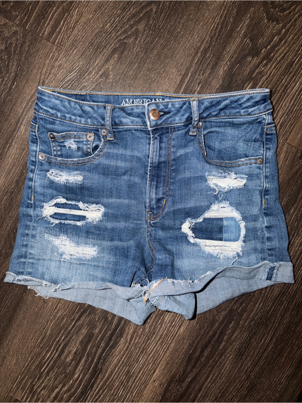 American Eagle Super Stretch Distressed Denim Shorts Women’s Size 8 Medium Wash
